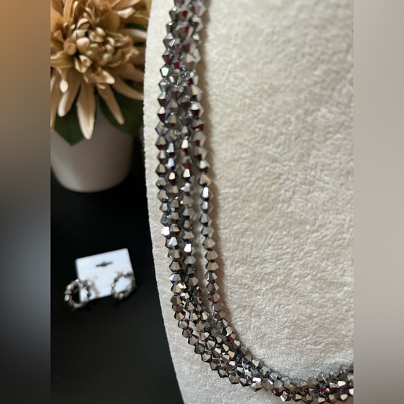 Vintage Sparkling Silver Beaded Necklace with Matching Dangle Earrings Fashion - Picture 5 of 10